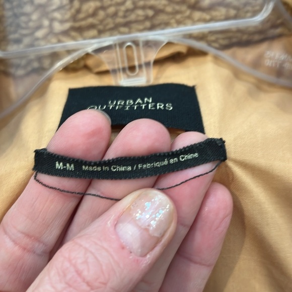 Urban Outfitters camel colored Sherpa jacket size medium. In perfect condition! - Picture 10 of 11